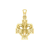 A powerful combination of Celtic elements Yellow Gold Pendant in Fleur-de-Lis and Celtic Cross GPD6068