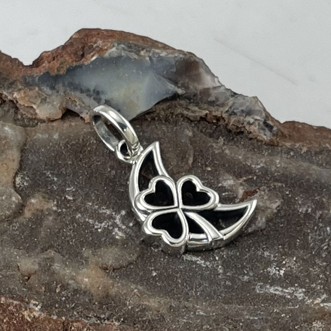 The Shamrock in Crescent Moon Silver Pendant TPD5268