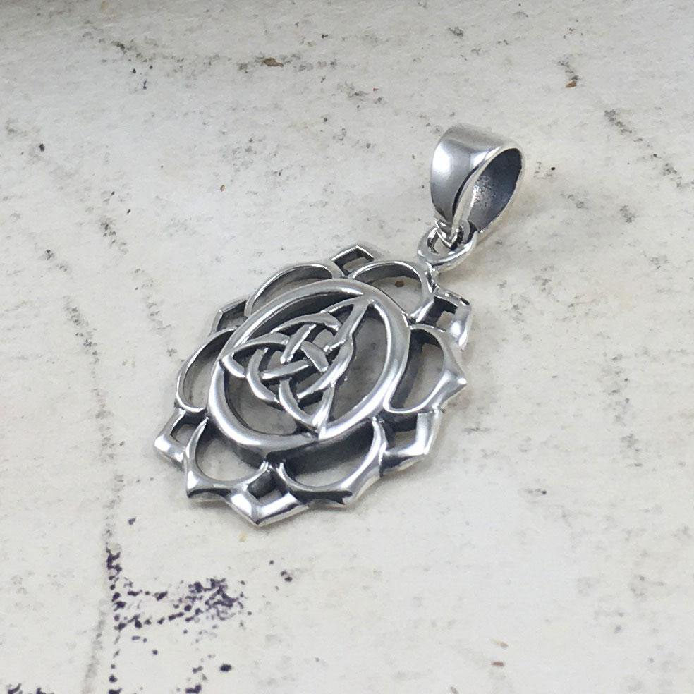 Triquetra Chakra Silver Pendant TPD5669 - Jewelry